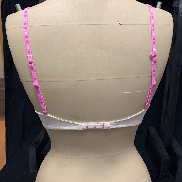 pink Victoria’s Secret no wire bra - Picture 3 of 6